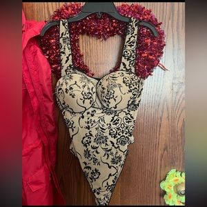 Bodysuit, no damage. Size large/xl